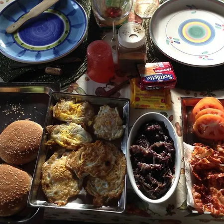 La Familia Frühstückspension *