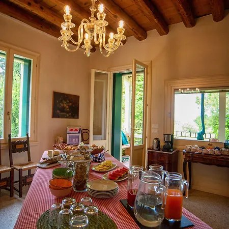 La Familia Bed & Breakfast