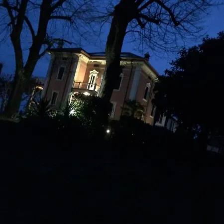 Bed & Breakfast La Familia