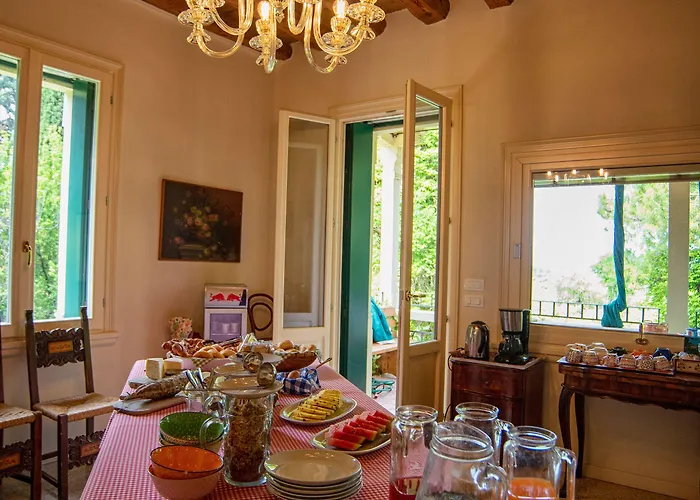 La Familia Couette-café