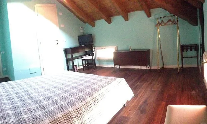 La Familia Couette-café